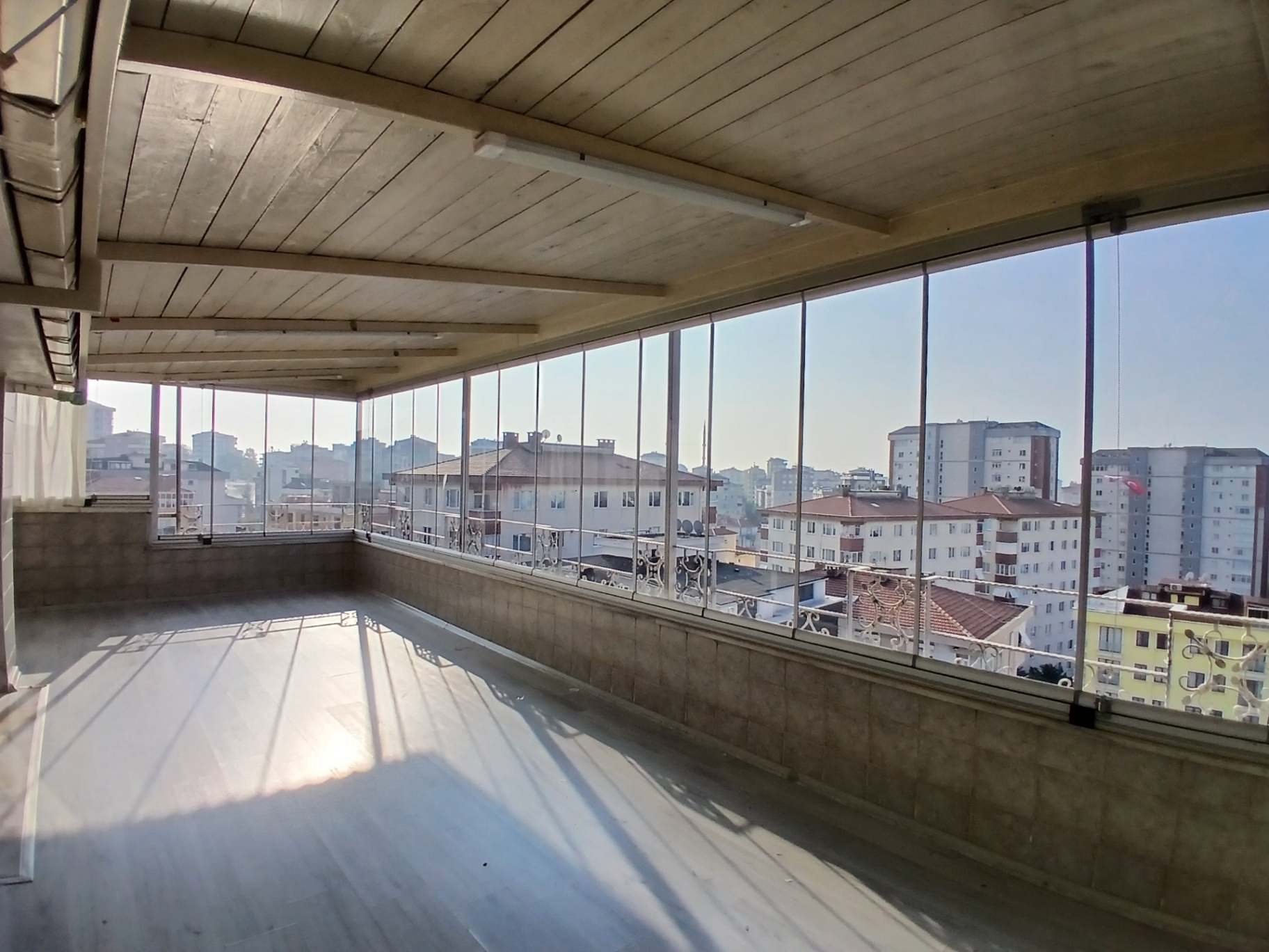 JETİZ DEN KİRALIK DENİZ MANZARALI MERKEZİ KONUMDA DUBLEKS