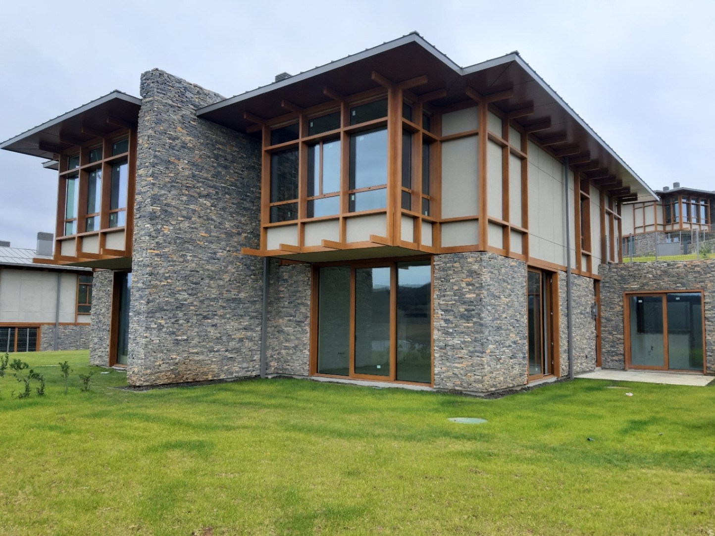 JETİZ DEN KİRALIK RİVA DÜŞLER VADİSİNDE 3+1 GENİŞ BAHÇELİ