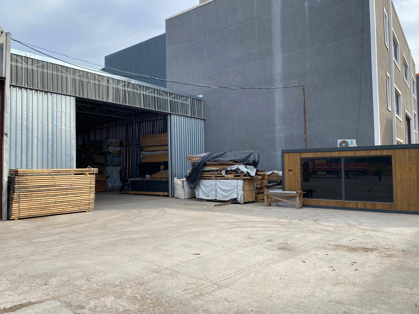 JETİZ DEN KİRALIK HARİKA LOKASYONDA DEPO - FABRİKA