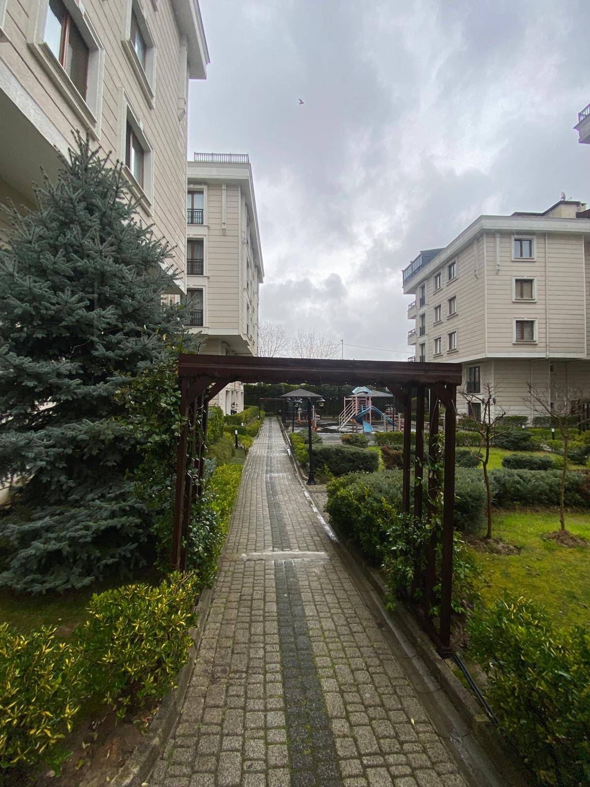 JETİZ DEN KİRALIK KASR-I İSTANBUL SİTESİ | TERASLI DUBLEKS 4+1 | GENİŞ M2 | METROYA YÜRÜME MESAFESİNDE