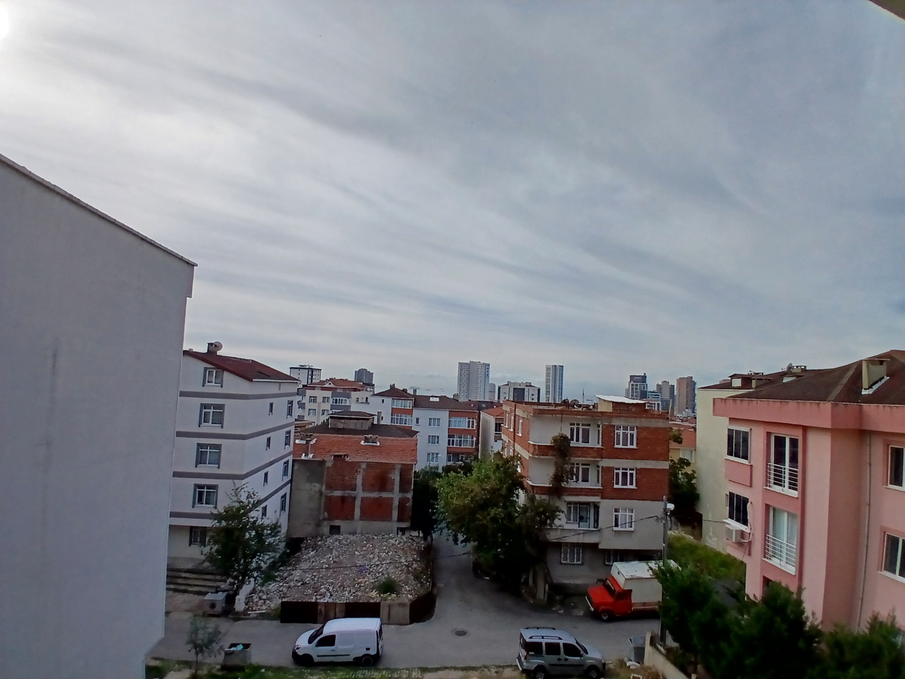 JETİZ DEN SATILIK HARİKA LOKASYONDA GENİŞ 3+1 BALKONLU DAİRE