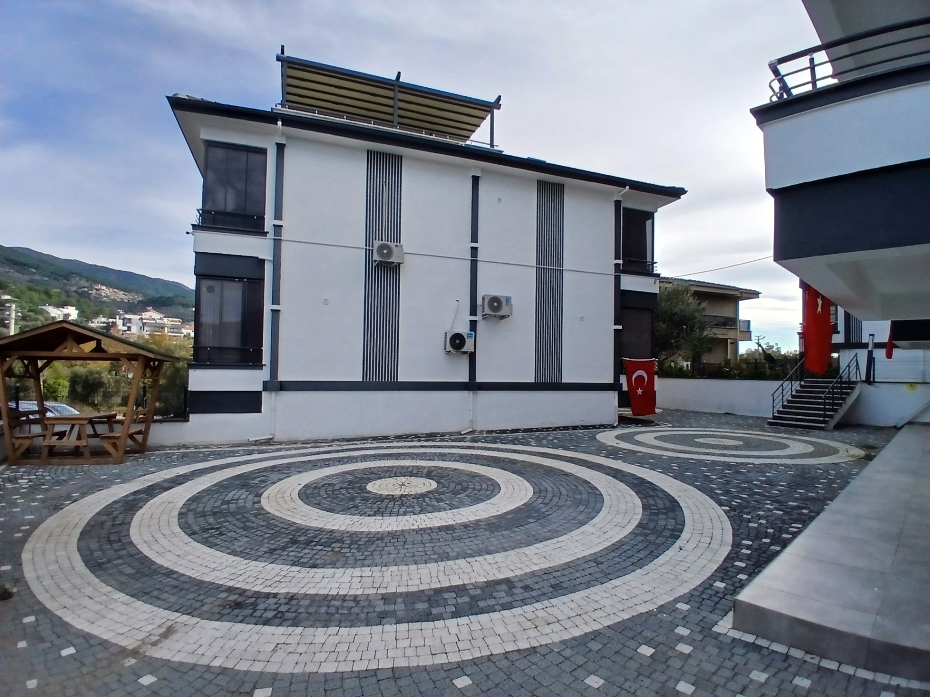 JETİZ DEN SATILIK KAZDAĞLARI MANZARALI, ÇİFT TERASLI SİTE İÇİ İSKANLI DUBLEKS