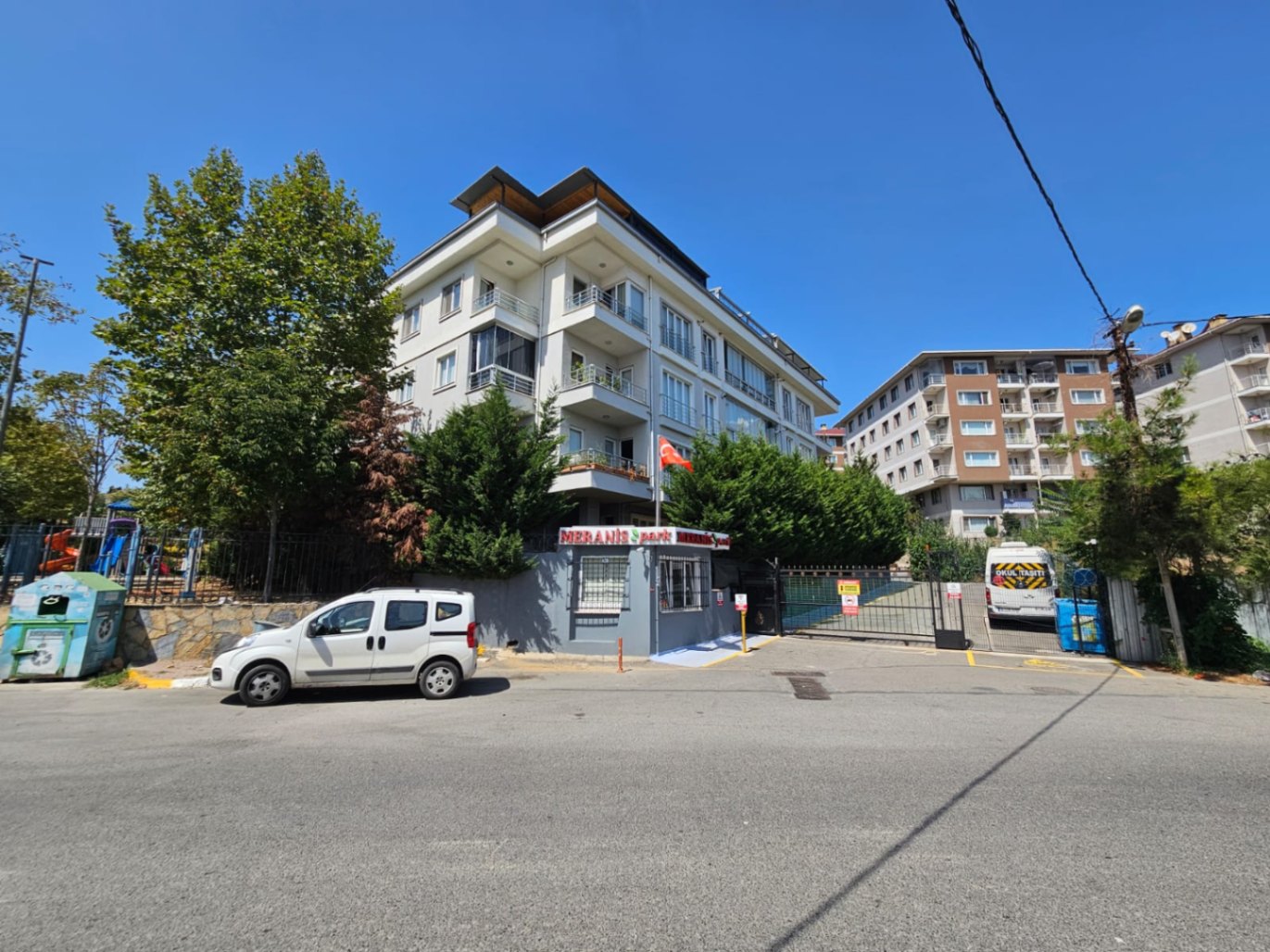 JETİZ DEN SATILIK SİTE İÇİ KAPALI OTOPARKLI
